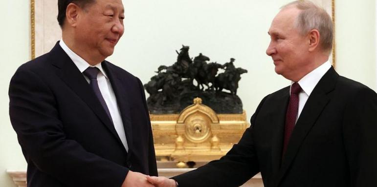 Императорско посрещане на Си Цзинпин в Кремъл. Знаци към света
